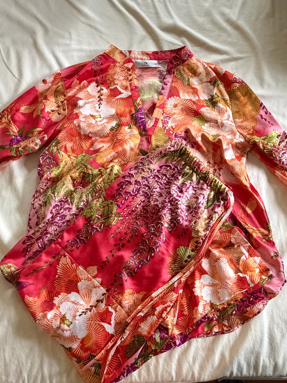 Natori Pink Floral Satin V-Neck Blouse